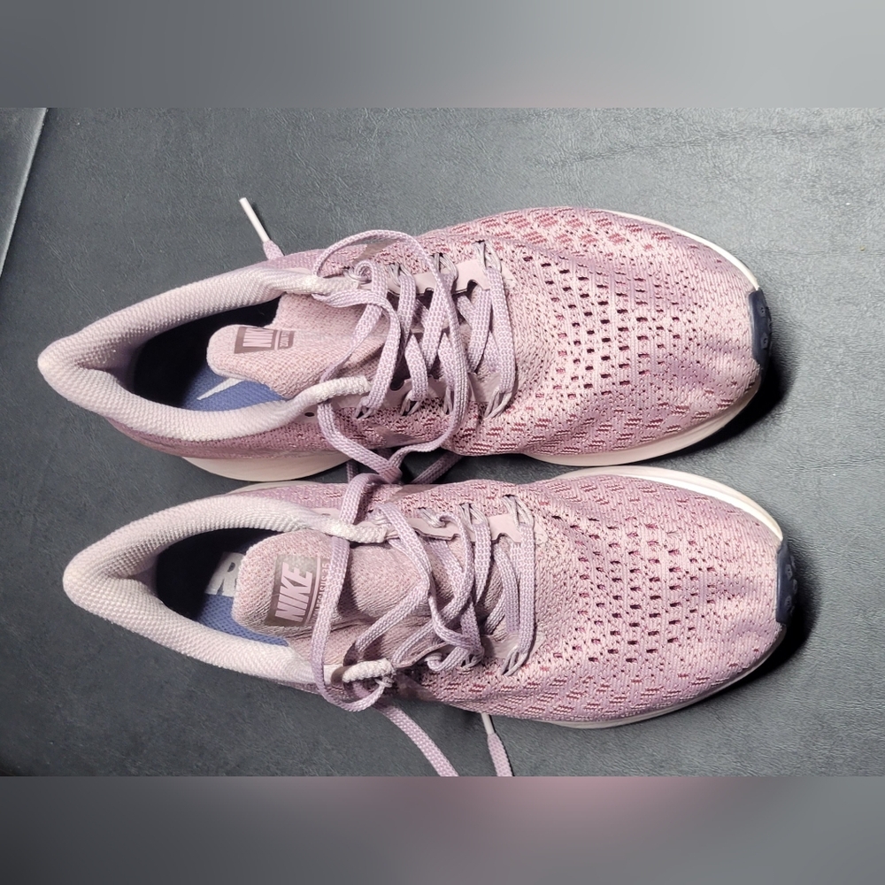 Nike Women's Lavender Athletic Shoes